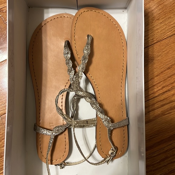 Sandals - Picture 2 of 4